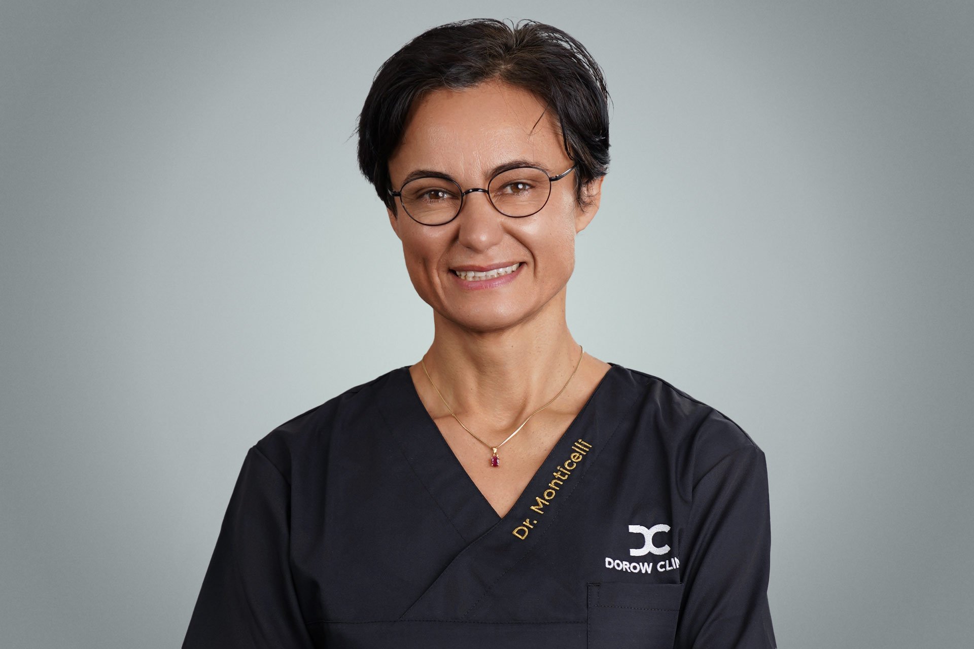 Chirurgin Dr. Petronela Monticelli Mayer von der Dorow Clinic Portrait Foto