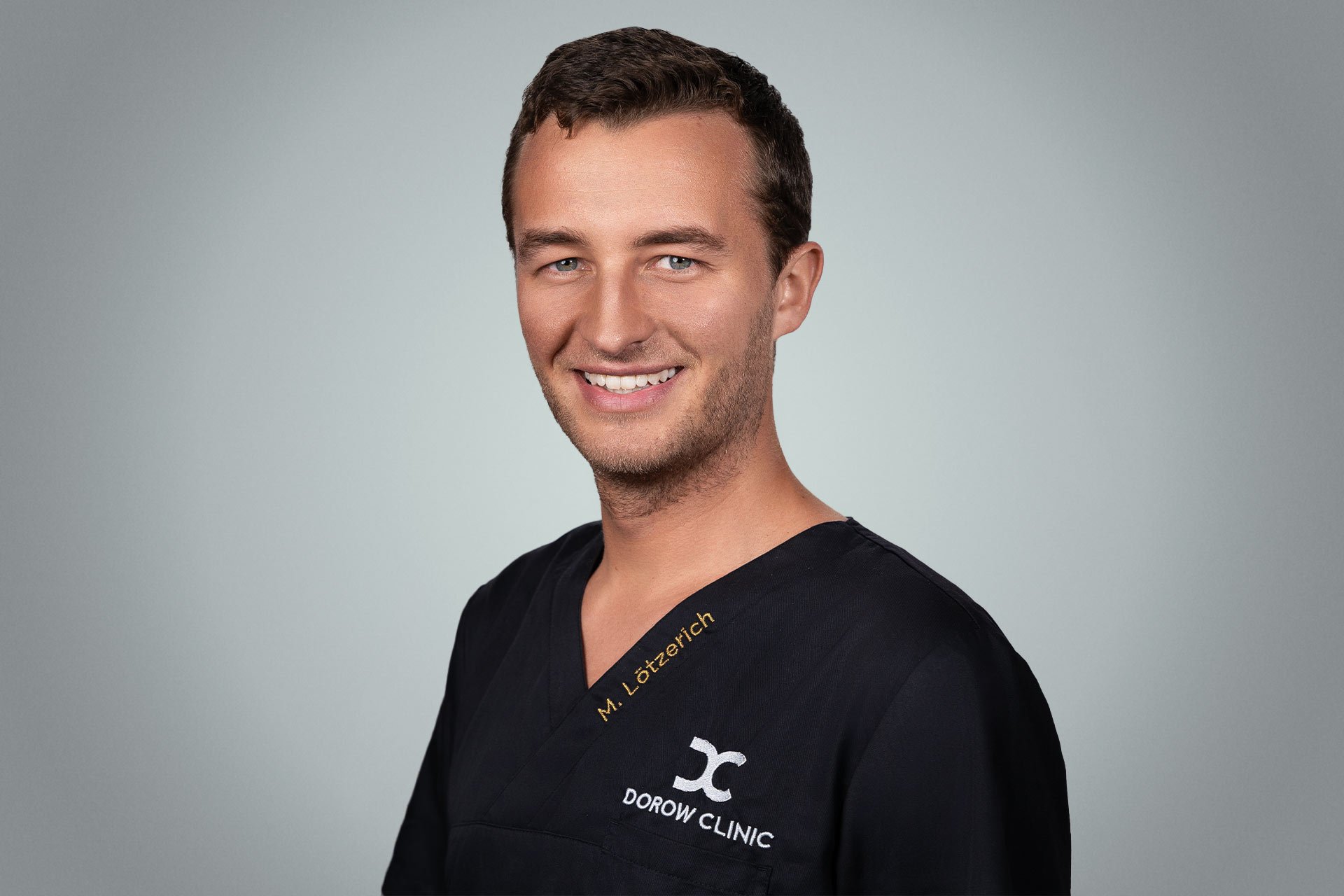 Zahnarzt Markus Lötzerich von der Dorow Clinic Portrait Foto
