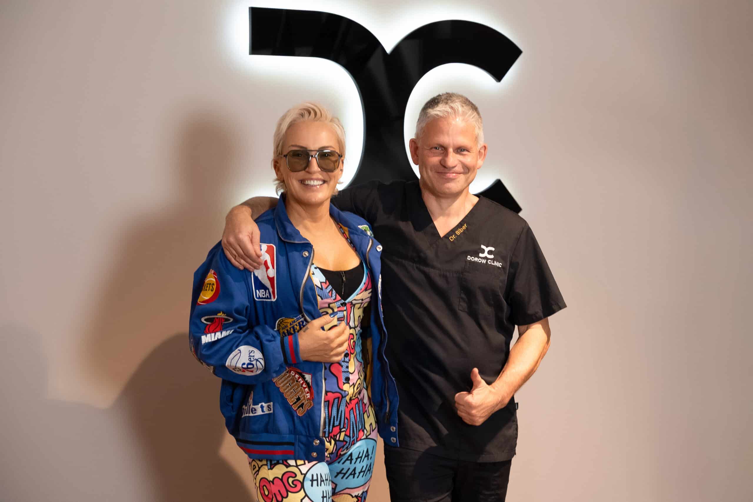 Brustimplantate wechseln lassen - blondbynana und Dr. Franz Biber