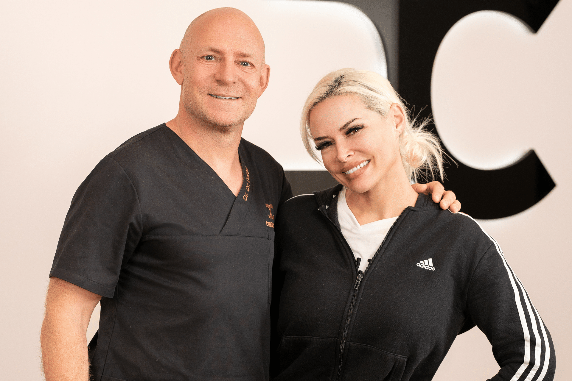 Dr. Dr. Andreas Dorow und Daniela Katzenberger - Brust-OP in der Dorow Clinic