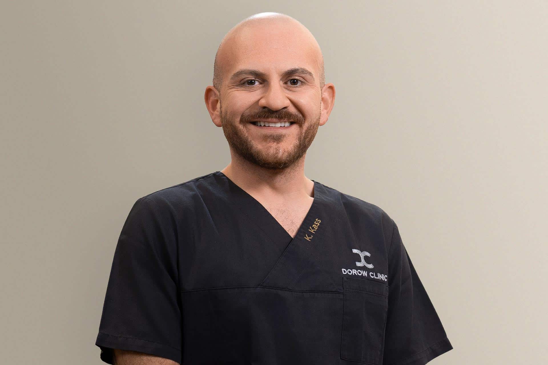 Dr. Kinan Kass Zahnarzt Dorow Clinic Freiburg.